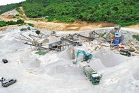 Nhu cầu các vật liệu thông thường như đất đắp, đá, cát xây dựng phục vụ dự án giao thông rất lớn. 