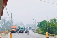 Một đoạn đường bộ dẫn lên cửa khẩu Côc Nam.