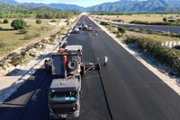 Thảm bê tông nhựa cao tốc Vĩnh Hảo - Phan Thiết.