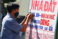 Dân môi giới bắt đầu “săn hàng” trở lại. Ảnh: Lê Toàn 