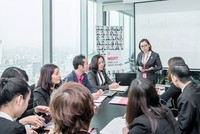 Để nâng cao trách nhiệm, đáp ứng nhu cầu ngày càng cao của thị trường, việc kiểm soát chặt hoạt động đại lý bảo hiểm là cần thiết