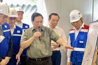 Đoàn công tác của Chính phủ do Thủ tướng dẫn đầu đã có buổi khảo sát, đi thử nghiệm đoàn tàu metro số 1 Bến Thành - Suối Tiên từ ga Rạch Chiếc đến ga Bến xe Suối Tiên vào chiều 15/4. Ảnh: Lê Toàn