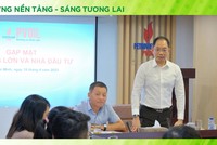 Lãnh đạo PVOIL trao đổi, giải đáp các thắc mắc của nhà đầu tư