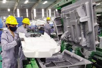 Doanh nghiệp mong cơ quan nhà nước hành động quyết liệt để tháo gỡ khó khăn cho sản xuất, kinh doanh.