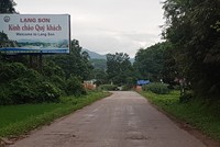 Một đoạn Quốc lộ 4B qua Lạng Sơn.