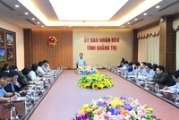 UBND tỉnh Quảng Trị đã có buổi làm việc với các sở, ngành, địa phương về tình hình hoạt động của các cơ sở, nhà máy chế biến dăm gỗ vào tháng 3/2023 để có định hướng phát triển cụ thể. Nguồn: quangtri.gov.vn