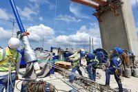 Thi công xây dựng cầu Mỹ Thuận 2. (Ảnh: XT - báo Dân sinh).