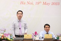 Phó trưởng ban Công tác đại biểu Nguyễn Tuấn Anh trả lời tại cuộc họp báo.