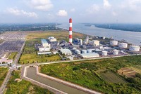 Nhà máy nhiệt điện khí Ô Môn 1 quy mô 330 MW do EVN là chủ đầu tư đã hoà lưới lần đầu vào năm 2008 và từ bấy tới giờ vẫn chờ dòng khí từ Lô B đưa về để phát điện