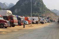 Sở Công thương Lạng Sơn đề nghị các địa phương thông tin rộng rãi tới các DN về tình trạng ùn ứ xe hàng chờ xuất khẩu.