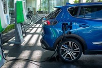 Một trụ sạc cho xe ô tô điện của Công ty Vinfast.