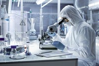 Doanh nghiệp Việt Nam trung bình chỉ chi 1,6% doanh thu hàng năm cho hoạt động R&D. Ảnh: Đức Thanh