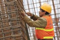 Chi phí nhân công tăng nhanh, nhưng doanh nghiệp xây lắp vẫn không dễ tuyển lao động 