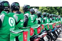 Từ một tổng đài điều phối cuộc gọi giúp kết nối tài xế với hành khách, Gojek nhanh chóng phát triển thành ứng dụng đa dịch vụ, tạo cơ hội thu nhập cho hàng triệu người lao động 