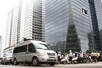 Hà Nội đang chịu áp lực lớn về giao thông đô thị, một phần do thiếu các công trình ngầm. Ảnh: Thành Nguyễn 