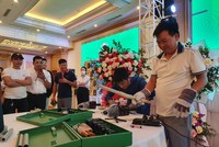 Khách hàng được hướng dẫn lắp đặt sản phẩm, phụ tùng ống nhựa Tiền Phong