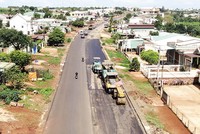 Thi công Dự án Tăng cường kết nối giao thông khu vực Tây Nguyên. Ảnh: Huy Hoàng