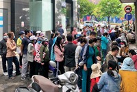 Những khổ chủ đi kêu cứu khắp nơi Ảnh: Ngô Nguyên