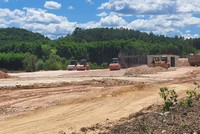 Thi công dự án cao tốc Bắc - Nam qua tỉnh Quảng Bình. Ảnh: Ngọc Tân