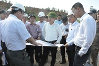 Bí thư Thành uỷ Đà Nẵng, ông Nguyễn Văn Quảng kiểm tra thực tế Dự án đầu tư xây dựng hạ tầng kỹ thuật Cụm công nghiệp Cẩm Lệ.