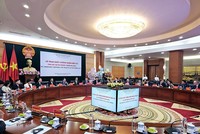 Lễ trao giấy chứng nhận đăng ký đầu tư cấp mới cho Dự án Nhà máy sản xuất vật liệu phân hủy sinh học công nghệ cao ECOVANCE của Tập đoàn SK (Hàn Quốc).