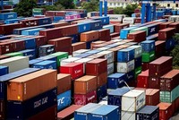 Nhập khẩu hàng hóa từ đầu năm đến 15/9 giảm gần 40 tỷ USD.