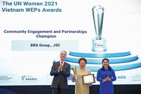 Madame Nguyễn Thị Nga, Chủ tịch Tập đoàn BRG nhận giải tại Giải thưởng Trao quyền cho phụ nữ (WEPs 2021).
