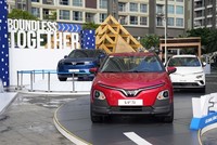 Doanh nghiệp tuần qua: Coteccons ra nước ngoài; VinFast đến Ấn Độ; FPT Retail mở trung tâm tiêm chủng