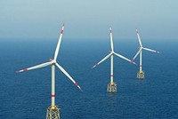 Hiện đã có một số đề án xuất khẩu điện từ các nguồn điện gió ngoài khơi, điện mặt trời... không thông qua lưới điện quốc gia và đi trên biển qua các nước xunh quanh được gửi tới Bộ Công thương 