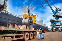 Xuất khẩu phục hồi, sản lượng sản xuất gia tăng sẽ góp phần tích cực cho tăng trưởng của năm sau, theo VinaCapital. 