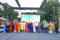 Lễ hội Áo dài du lịch Hà Nội 2023 thu hút 60.000 lượt du khách. (Ảnh: Nguyễn Anh Tùng)