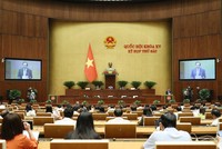 Quốc hội nghe tờ trình dự án Luật Bảo hiểm xã hội sửa đổi.