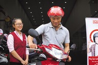 “Miếng bánh” cho vay tiêu dùng tại Việt Nam vẫn còn rất hấp dẫn. Ảnh: Đức Thanh