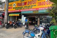 Công an TP.HCM kiểm tra toàn bộ trụ sở nhà xe Thành Bưởi. Ảnh VGP/Hồng Đức