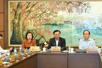 Đoàn Hà Nội thảo luận tại tổ về Dự thảo Luật Thủ đô (sửa đổi) chiều 10/11.