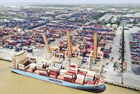 Kinh tế Việt Nam có thể đạt mức tăng trưởng 6,5% trong năm 2024, nhờ sự phục hồi của xuất khẩu và các ngành sản xuất. Ảnh: Đức Thanh