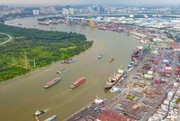 Dự án phát triển các hành lang đường thủy và logistics phía Nam sẽ tiến hành nạo vét, cải tạo tuyến luồng đường thủy nhằm tháo gỡ các điểm nghẽn, đảm bảo năng lực lưu thông cho các loại tàu cỡ lớn, tàu container vận chuyển hàng hóa