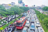 Sự trì trệ, ách tắc về hạ tầng của TP.HCM hiện tại là đầu bài của bài toán chuyển dịch mô hình tăng trưởng. Ảnh: Đ.T