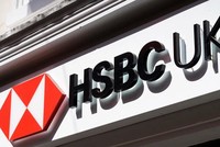 Chi nhánh ngân hàng HSBC tại London, Anh. (Ảnh: AFP/TTXVN)