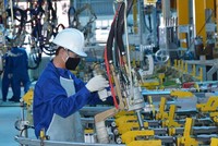 Chỉ số nhà quản trị mua hàng (PMI ) ngành sản xuất trong tháng 11 vẫn dưới ngưỡng trung bình, theo S&P Slobal.