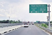 Đoạn đường cao tốc Trung Lương - Mỹ Thuận quy mô 4 làn xe, không có làn dừng khẩn cấp liên tục, gây nhiều khó khăn cho các phương tiện giao thông