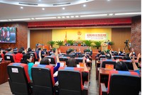 Các đại biểu HĐND tỉnh Hải Dương biểu quyết thông qua 41 nghị quyết