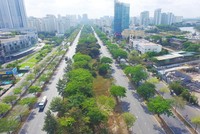 Đường Nguyễn Văn Linh, trục đường huyết mạch của Khu đô thị Nam Thành phố - Ảnh: Lê Toàn 