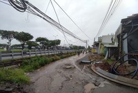 Một đoạn đã hoàn thành lắp dải phân cách với đường sát, bó vỉa hè.