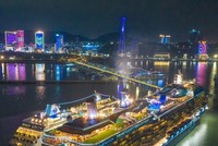 Cặp tàu khách quốc tế cùng cập Cảng tàu khách quốc tế Hạ Long trong tháng 12 năm 2023