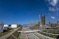 Nhà máy lọc dầu Dung Quất và Nghi Sơn đều sản xuất vượt công suất trong năm 2023.