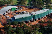 Công trình không phép (khối nhà lớn phía trước) trong sân Golf Đà Lạt