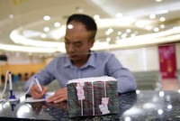 Dòng tiền bên ngoài vẫn tiếp tục chảy vào thị trường chứng khoán, góp phần hấp thụ tốt áp lực chốt lãi trong những ngày qua