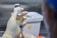 Vaccine phòng COVID-19 của Pfizer và BioNTech. Ảnh tư liệu: AFP/TTXVN