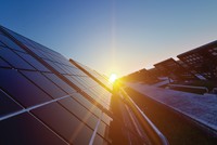 Việc đầu tư hệ thống năng lượng mặt trời áp mái vừa góp phần giảm thiểu phát thải các-bon vừa mang lại giá trị tài chính cho doanh nghiệp